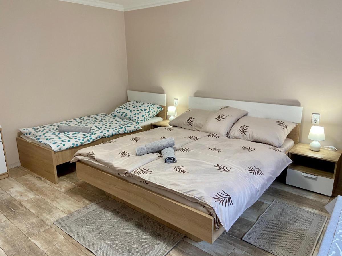 Vincze Vendeghaz Hotel Kormend Bagian luar foto