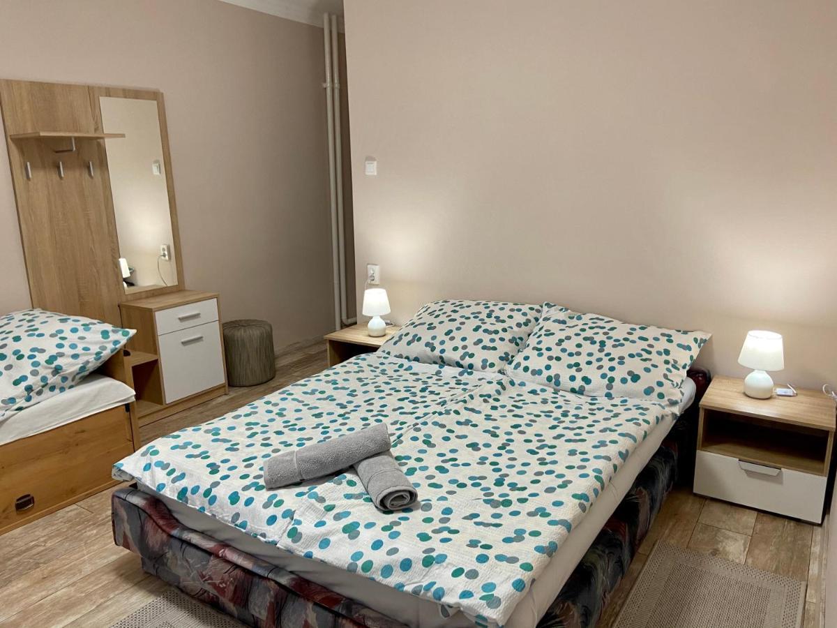 Vincze Vendeghaz Hotel Kormend Bagian luar foto